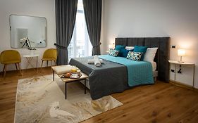 Downtown Napoli B&B - E Si Nun Canto Moro